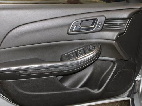 Used 2016 Chevrolet Malibu LTZ image 19