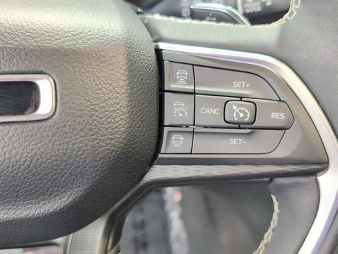 Used 2024 Jeep Grand Cherokee L Laredo AWD/4WD image 11