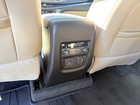 Used 2020 Buick Enclave Essence w/ Sound and Sites Package image 21