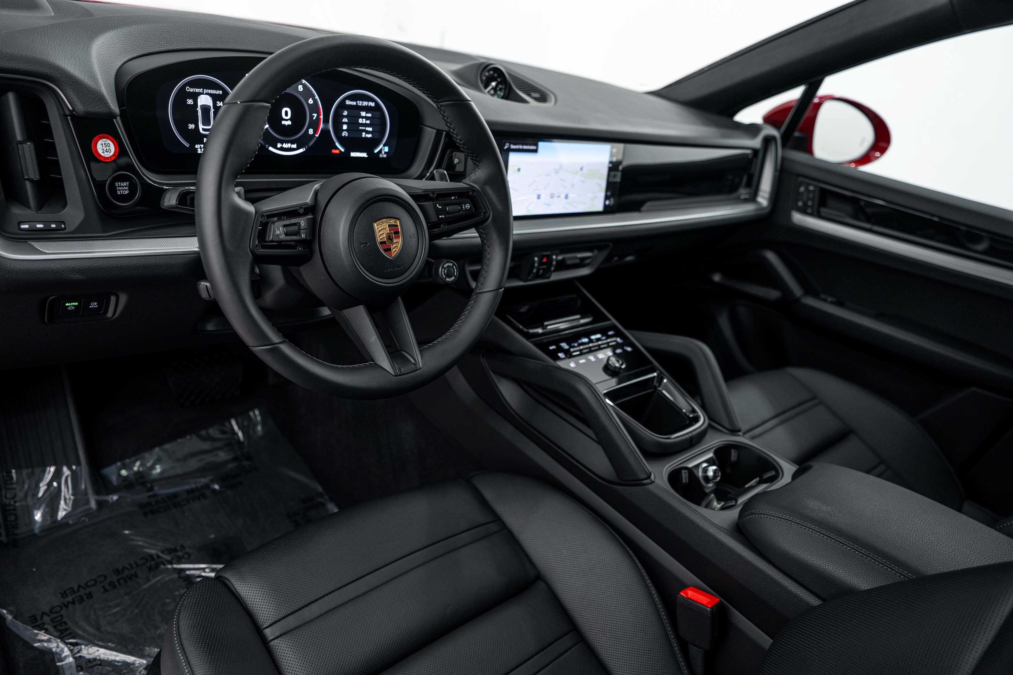Certified 2026 Porsche Cayenne Coupe AWD/4WD image 4