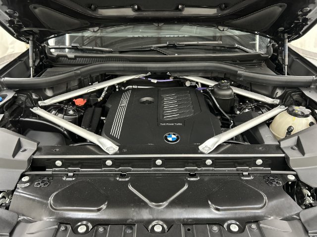 Used 2023 BMW X5 xDrive40i w/ Premium Package AWD/4WD image 6