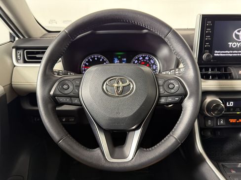Used 2020 Toyota RAV4 XLE w/ Convenience Package AWD/4WD image 9