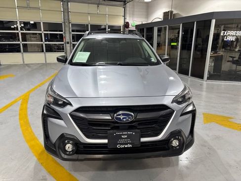 Used 2023 Subaru Outback AWD/4WD image 2