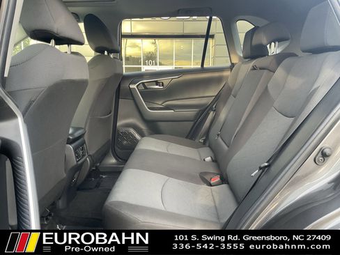 Used 2024 Toyota RAV4 XLE w/ Convenience Package image 9