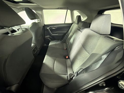 Used 2021 Toyota RAV4 XLE w/ Convenience Package image 23