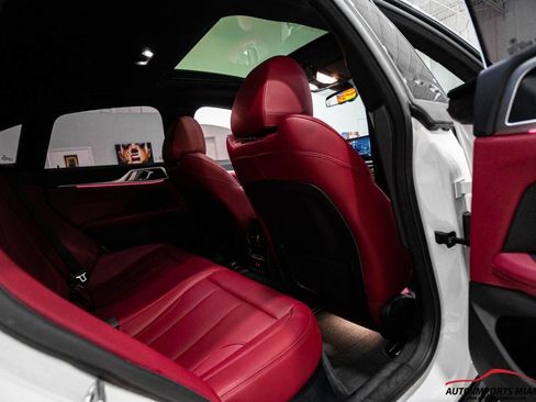 Used 2022 BMW i4 eDrive40 w/ M Sport Package image 13