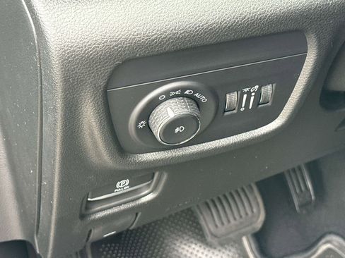 New 2025 Jeep Grand Cherokee Limited RWD image 24