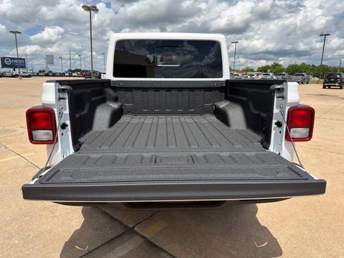 New 2026 Jeep Gladiator Sport AWD/4WD image 17
