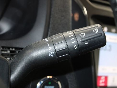 Used 2019 Ford Explorer XLT w/ Equipment Group 202A FWD image 26