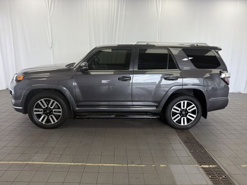 Used 2022 Toyota 4Runner Limited AWD/4WD image 8