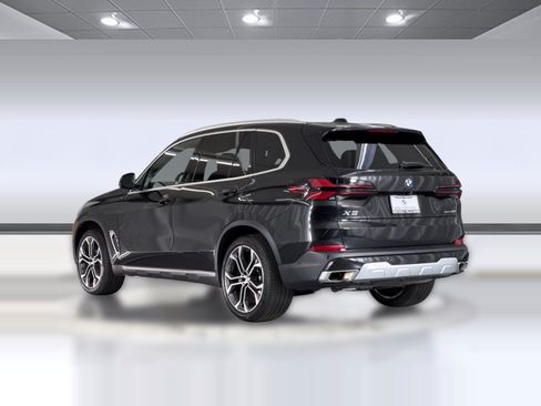 Certified 2024 BMW X5 sDrive40i w/ Parking Assistance Package RWD image 3