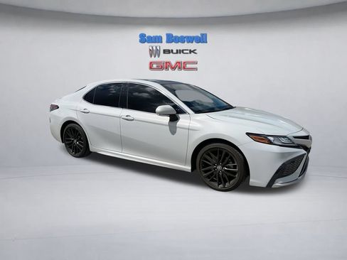 Used 2023 Toyota Camry XSE FWD image 3