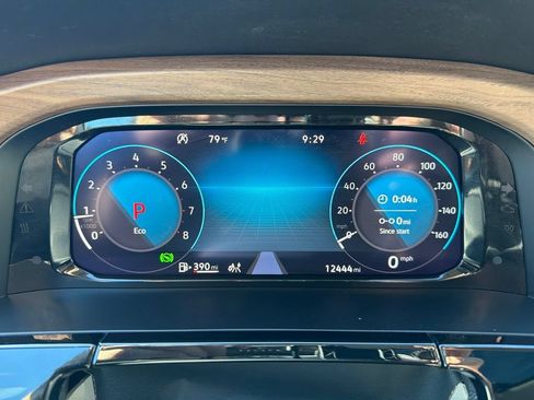 Used 2025 Volkswagen Atlas SE FWD image 9