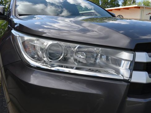Used 2017 Toyota Highlander XLE FWD image 42