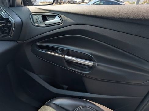 Used 2018 Ford Escape Titanium AWD/4WD image 27
