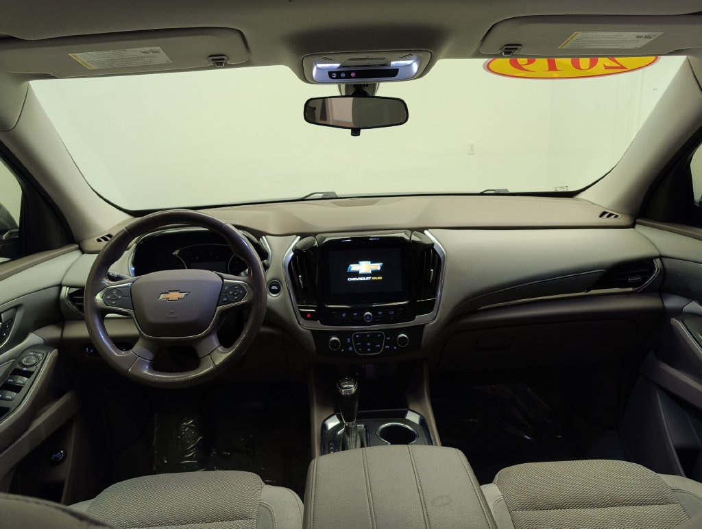 Used 2019 Chevrolet Traverse LT FWD image 14