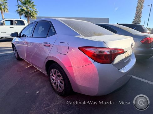 Used 2019 Toyota Corolla LE image 3