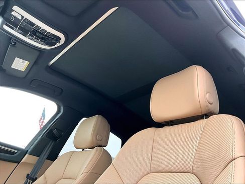 New 2026 Porsche Macan AWD/4WD image 18