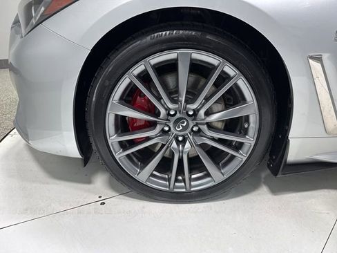 Used 2017 INFINITI Q60 Red Sport 400 image 9