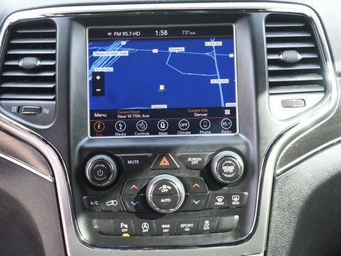 Used 2018 Jeep Grand Cherokee Limited image 21