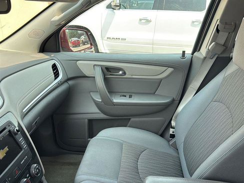 Used 2017 Chevrolet Traverse LT AWD/4WD image 17