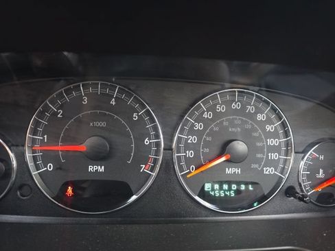 Used 2004 Chrysler Sebring LX FWD image 16