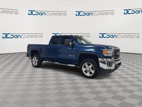Used 2017 GMC Sierra 2500 SLE w/ HD SLE Preferred Plus Package AWD/4WD image 2