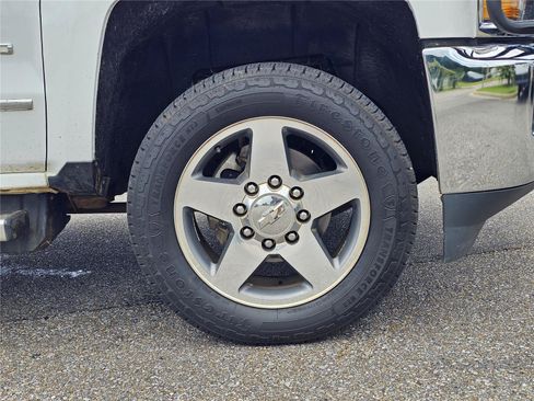 Used 2019 Chevrolet Silverado 2500 LTZ w/ Duramax Plus Package AWD/4WD image 6