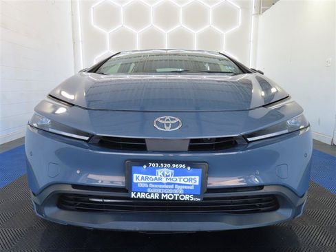 Used 2024 Toyota Prius LE FWD image 3