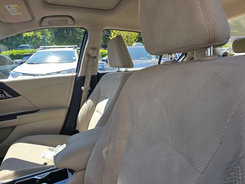 Used 2016 Honda Accord EX image 25