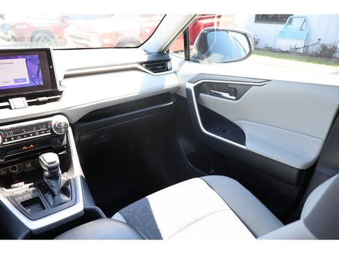 Used 2023 Toyota RAV4 XLE FWD image 23