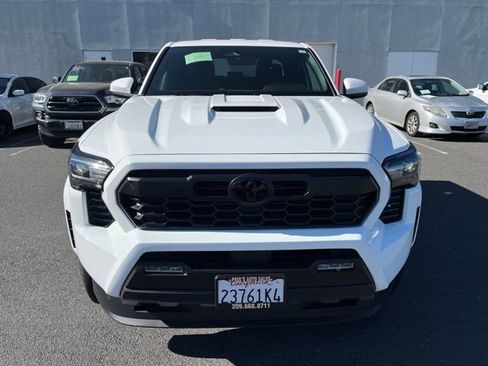 Used 2026 Toyota Tacoma TRD Sport AWD/4WD image 2