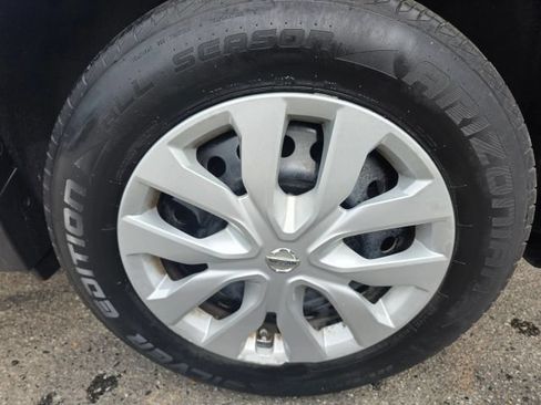 Used 2014 Nissan Rogue S AWD/4WD image 10