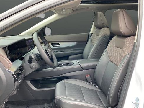 Used 2025 Nissan Murano Platinum w/ Cargo Package AWD/4WD image 9