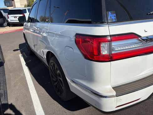 Used 2021 Lincoln Navigator Black Label w/ Special Edition Package image 8