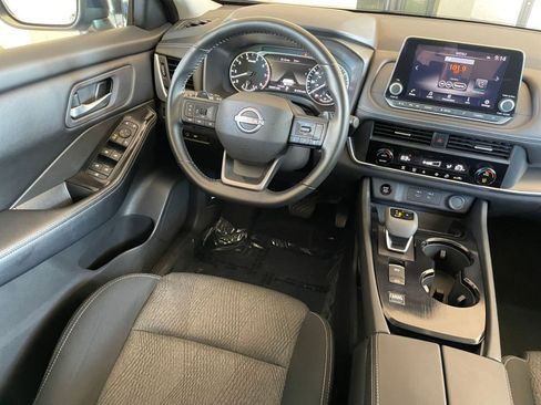 Used 2025 Nissan Rogue SV image 35