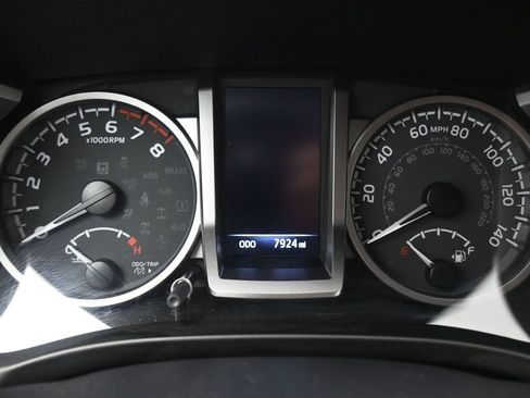 Used 2022 Toyota Tacoma SR image 19