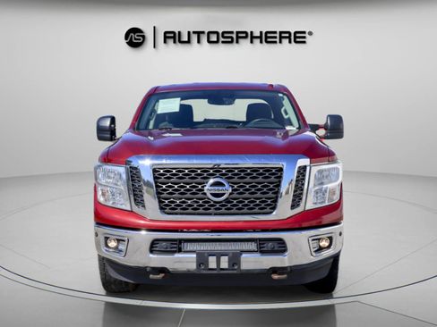 Used 2017 Nissan Titan SV image 2