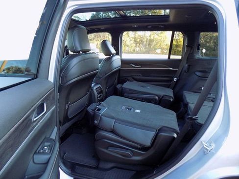 New 2025 Jeep Grand Cherokee L Limited image 35