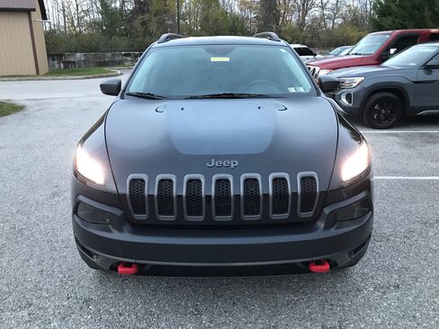 Used 2018 Jeep Cherokee Trailhawk w/ Quick Order Package 27L image 3