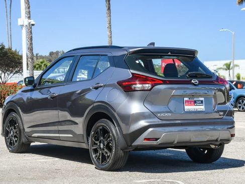Used 2022 Nissan Kicks SR w/ Interior Electronics Package FWD image 7