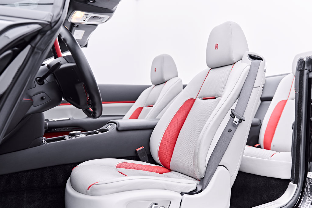 Used 2019 Rolls-Royce Dawn RWD image 50