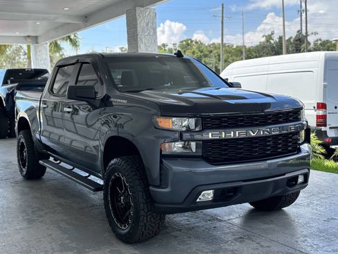 Used 2020 Chevrolet Silverado 1500 Custom w/ Custom Value Package RWD image 4