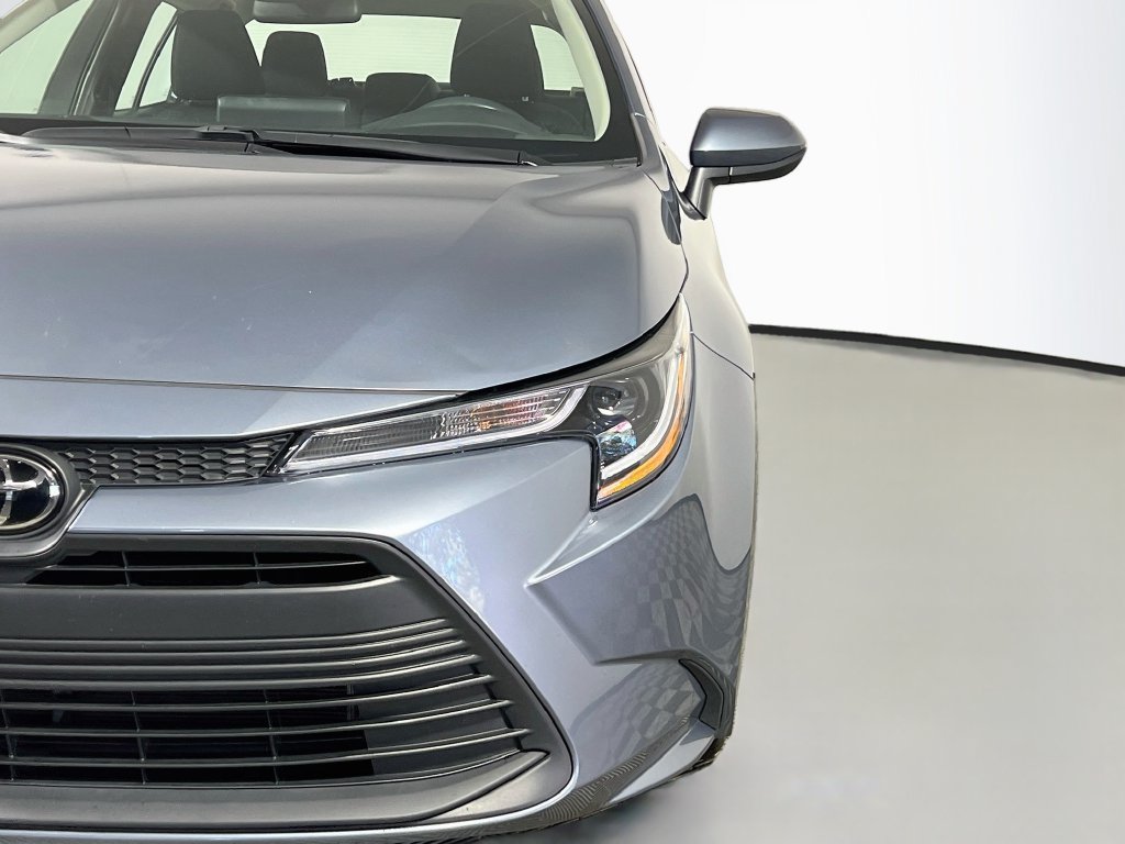Used 2025 Toyota Corolla LE FWD image 9