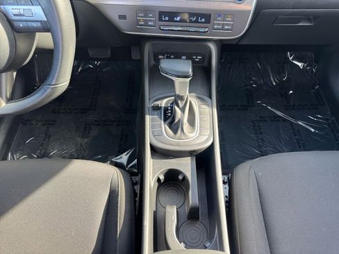 Used 2025 Hyundai Kona SEL image 41