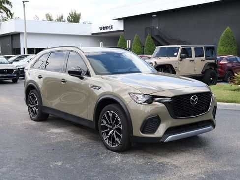Certified 2025 MAZDA CX-70 Plug-In Hybrid w/ Premium Plus AWD/4WD image 2