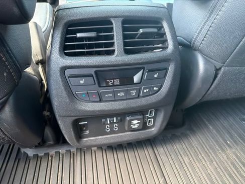 Used 2020 Honda Pilot Touring image 13