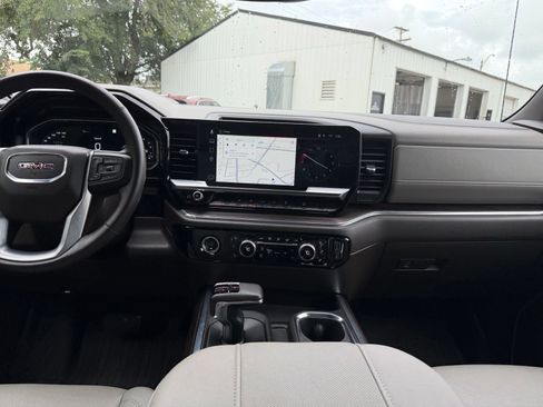 Used 2023 GMC Sierra 1500 SLT w/ SLT Premium Package AWD/4WD image 18