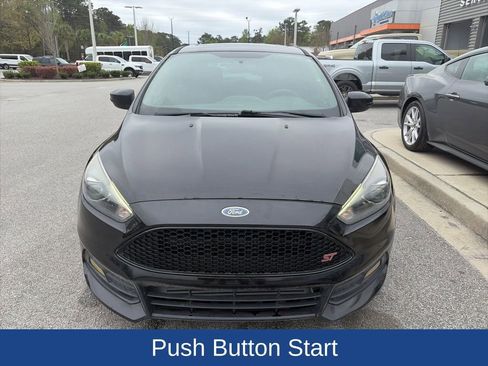 Used 2017 Ford Focus ST w/ Equipment Group 402A image 4