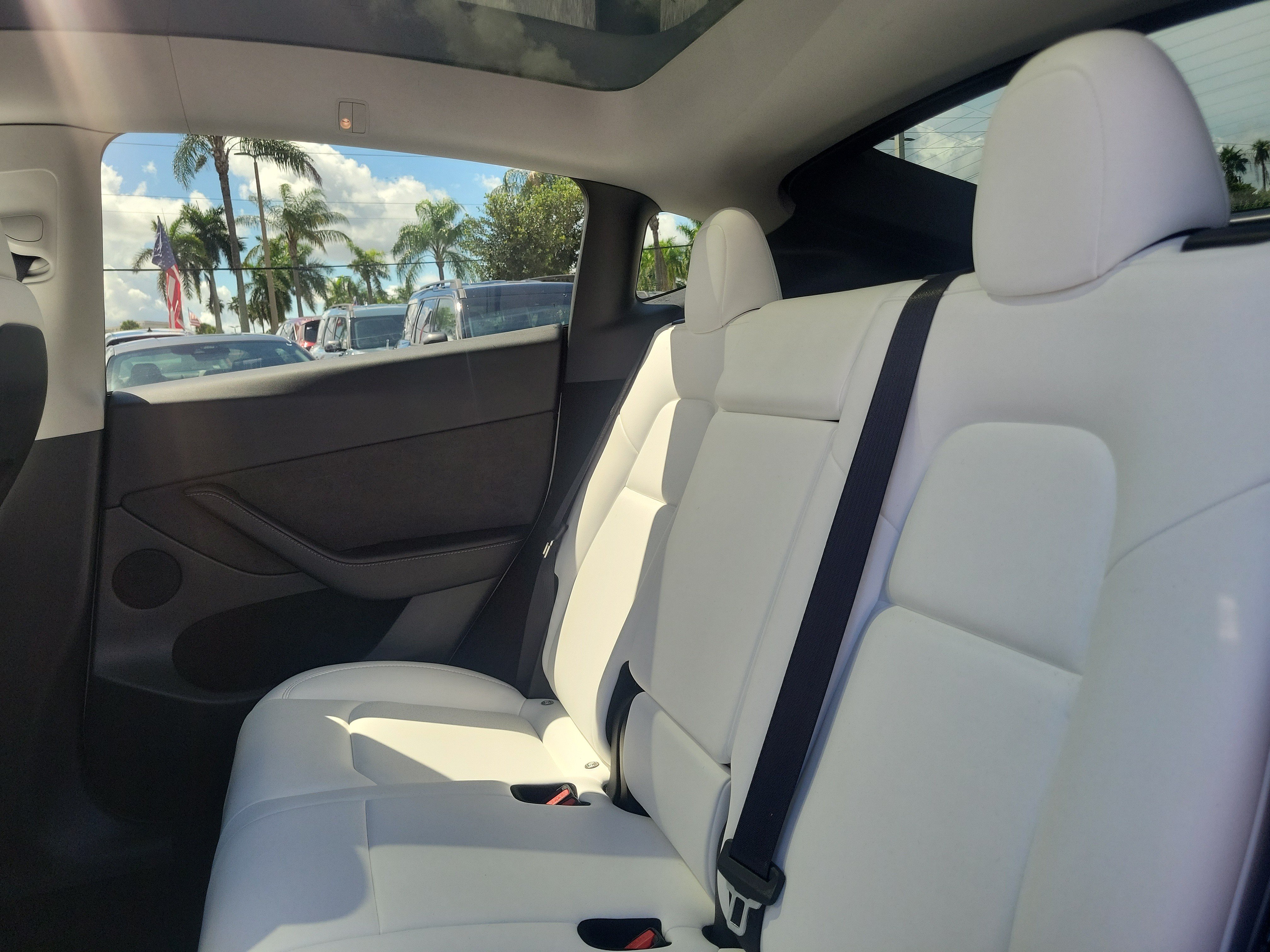 Used 2024 Tesla Model Y Long Range RWD image 15